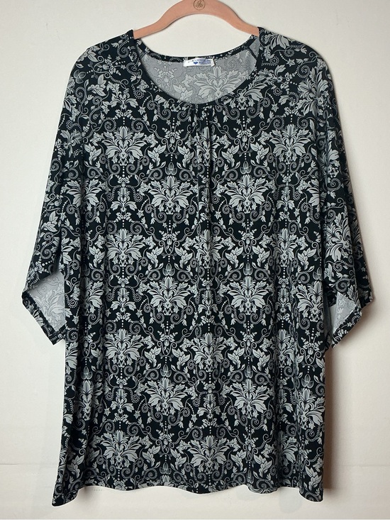 Mountain Mamas Tops - Mountain Mamas Women's Printed Top Size L/XL